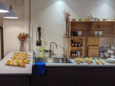 咖啡館小聚茶會