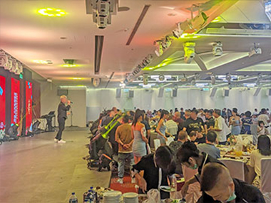 星靓奌舉辦修哥70大壽