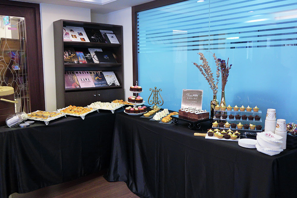 功學社舉辦的鋼琴演奏比賽上的茶會點心